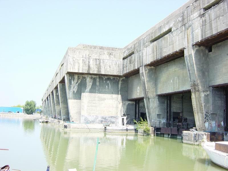 Base sous-marine de Bordeaux - AlvÃ©oles 9 et 10